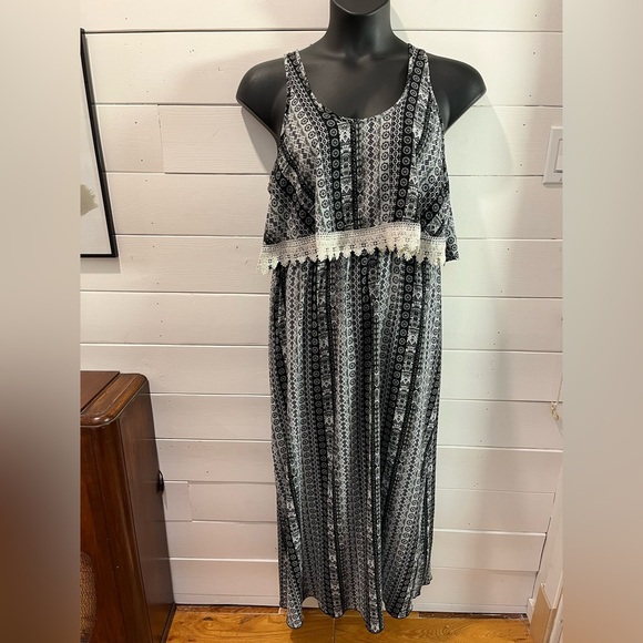 R2D – Black & White Maxi Dress – Est. Size L/XL - Picture 1 of 9